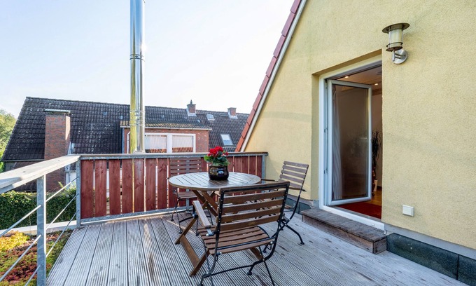 Pries Apartamento | Apartamento 'Öko Fewo Lachmöwe' con balcón y Wi-Fi