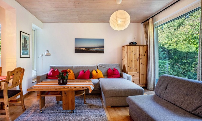 Pries Apartamento | Apartamento 'Öko Fewo Silbermöwe' con terraza privada, jardín privado y Wi-Fi