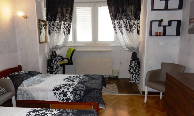 Vozdovac Apartamento | Cómodo apartamento acogedor en el 1er piso