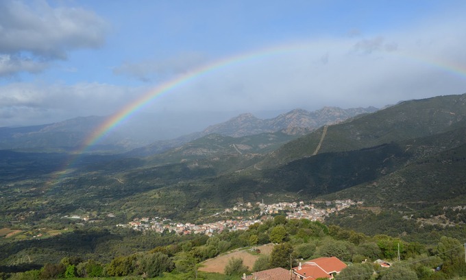 Baunei Apartamento | Apartamento Gennirco con vistas a la montaña