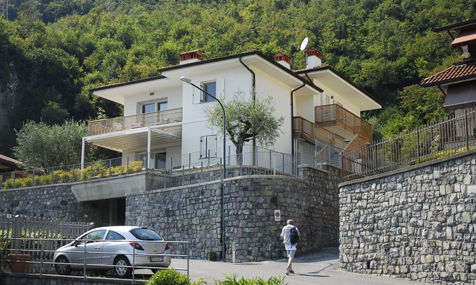 Lovere Apartamento | Casa con vista al lago y al borde del bosque en la colina Lovere