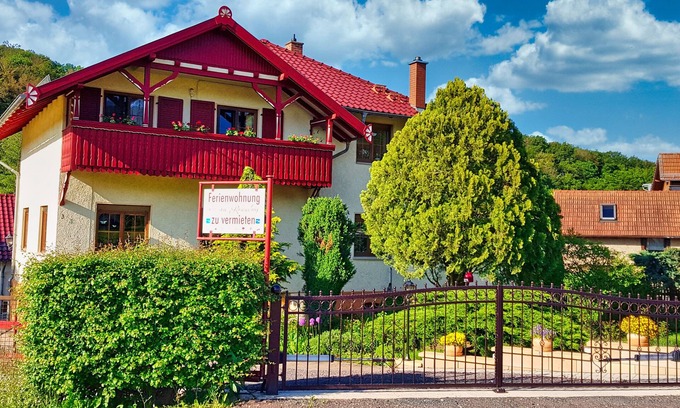 Unkeroda Condominio | Apartamento en el Rennsteig, ubicado directamente en Eisenach, en la ladera sur de Wartburg