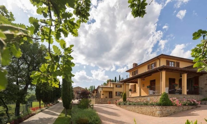 Ponte Buriano Apartamento | Encantador apartamento con piscina y jardín. Wi-fi. Arezzo.