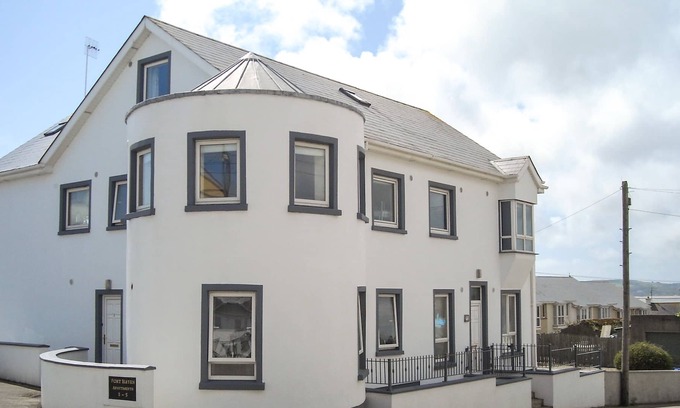 Duncannon Apartamento | APARTMENT ONE, pet friendly in Duncannon, County Wexford