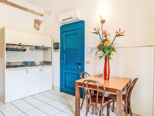 Ortona Apartamento | Apartment Orange by Interhome
