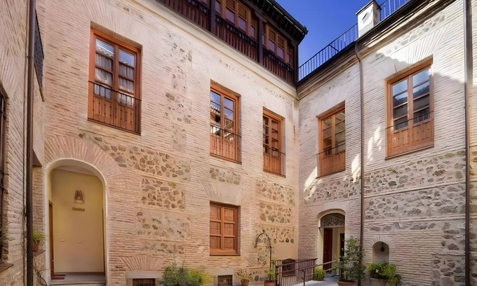 Toledo City Center Apartamento | Apartment 'Palace Suite' Toledo with Balcony, Wi-Fi and Air Conditioning