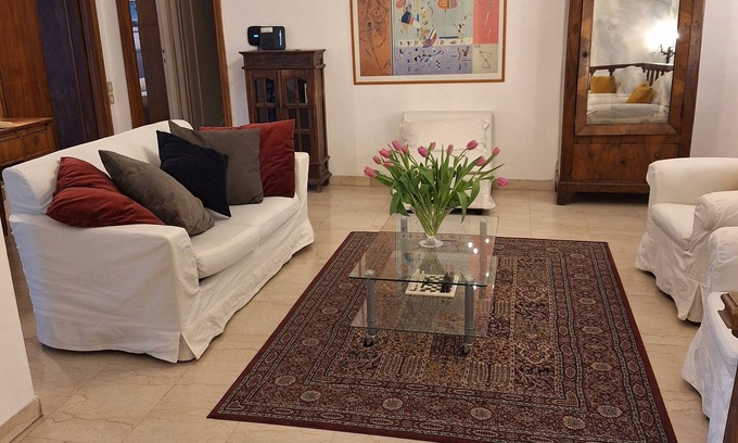 Quartiere III Pinciano Apartamento | Apartment Parioli near Villa Borghese
