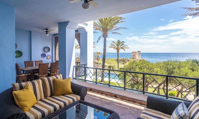 Bahia de Casares Apartamento | Apartamento 'Penthouse La Perla De Marrakech 1' con vistas al mar, Wi-Fi y aire acondicionado