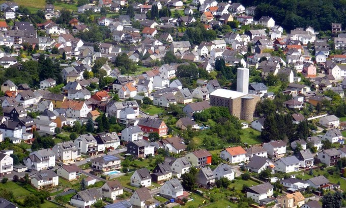 Hillscheid Apartamento | Apartamento pino