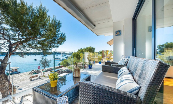 Portocolom Apartamento | Apartamento 'Ponent' con vistas al mar, Wi-Fi y aire acondicionado