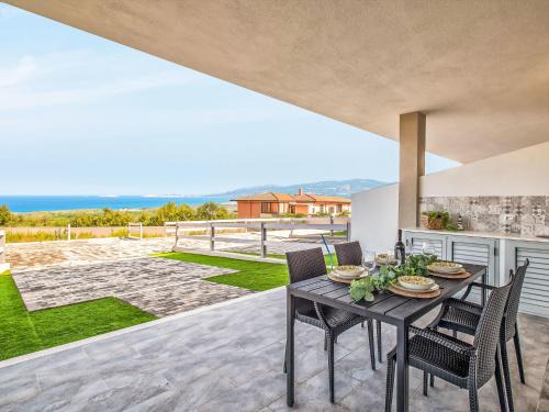La Muddizza Apartamento | Apartment Posidonia by Interhome