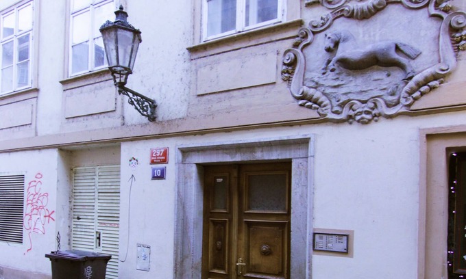 Mala Strana Apartamento | Apartamento Prokopská - un tranquilo retiro de los amantes cerca del Puente de Carlos