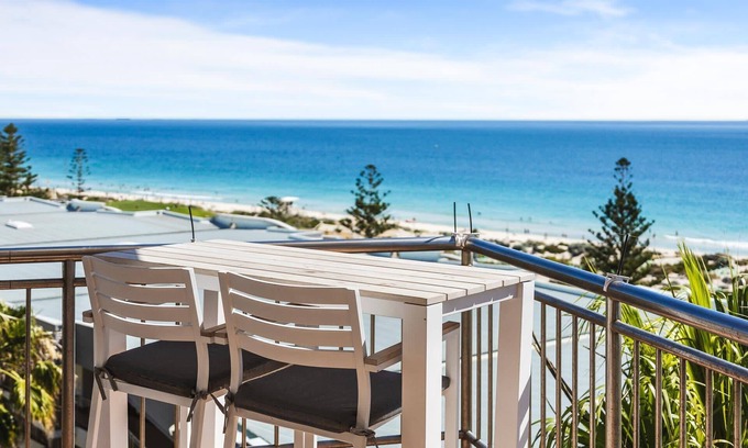 Scarborough Apartamento | Apartment R306 - ultimate beachfront destination!