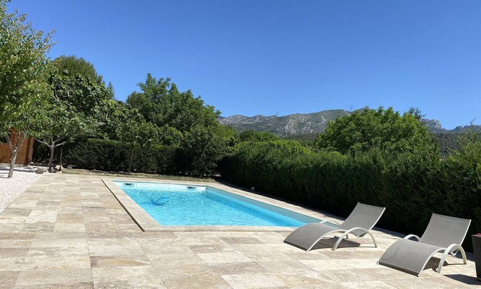 Gemenos Apartamento | T3 independiente en casa con jardín a 10min del mar.
