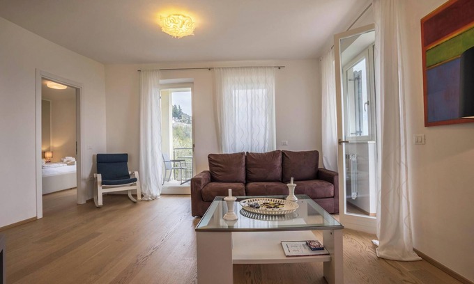 Aer Apartamento | Apartamento 'Residencia La Villa Diamante' con vistas al lago, piscina y Wi-Fi
