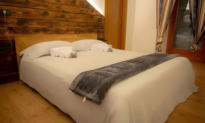 Almazzago Apartamento | Apartamento 'Ride Home 1' con vistas a la montaña, jardín compartido y Wi-Fi