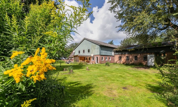 Nordfriesland Apartamento | Apartamento 'Ferienwohnung Rohrdommel' con terraza privada, jardín privado y Wi-Fi
