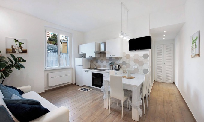 Varazze Apartamento | Apartamento "Rosa dei Venti - Centro Storico" cerca del mar con Wi-Fi