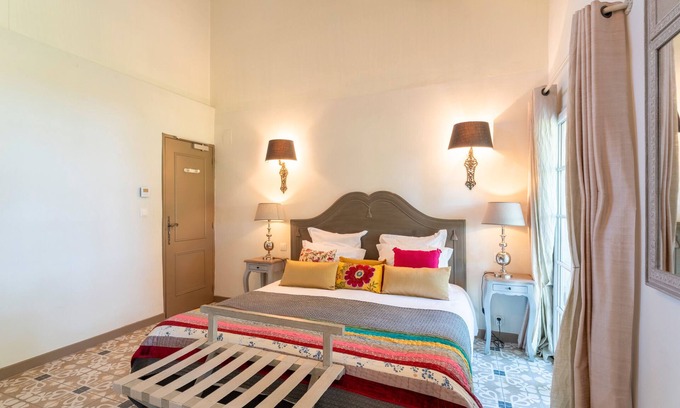 Saint-Andiol Apartamento | Apartment 'Rosalie' with Shared Garden, Wi-Fi and Air Conditioning