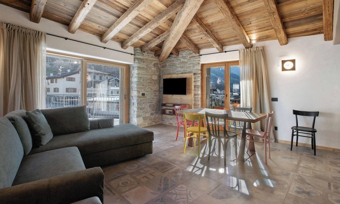Mazzo di Valtellina Apartamento | Apartamento 'Samatè' con vistas a la montaña, terraza privada y Wi-Fi