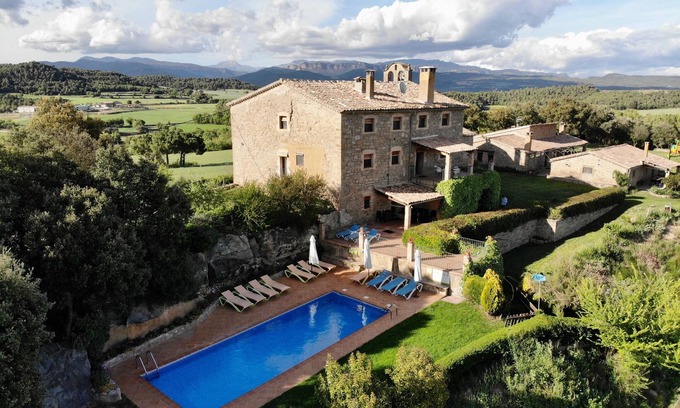 Gargalla Casa | Apartamento 'Sant Grau 2' con vistas a la montaña, piscina compartida y Wi-Fi