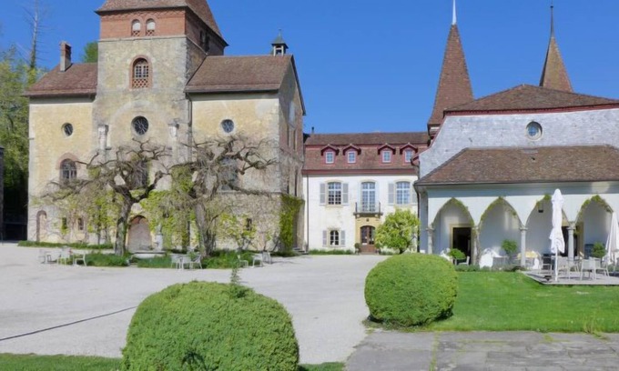 Muenchenwiler Apartamento | Apartamento Schloss Münchenwiler en Münchenwiler - 5 personas, 3 dormitorios