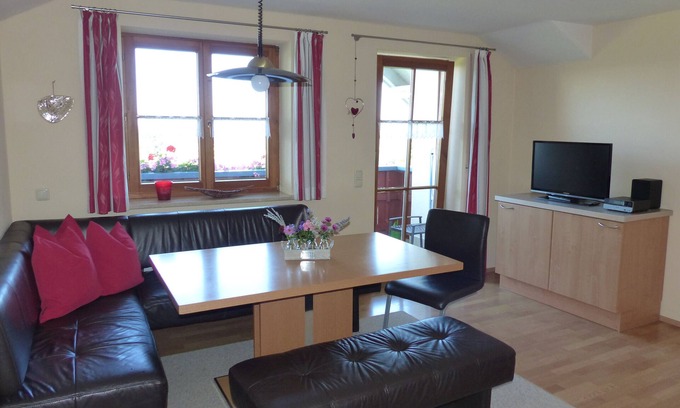 Stiefenhofen Apartamento | Apartamento 'Schwärzler' con balcón y Wi-Fi