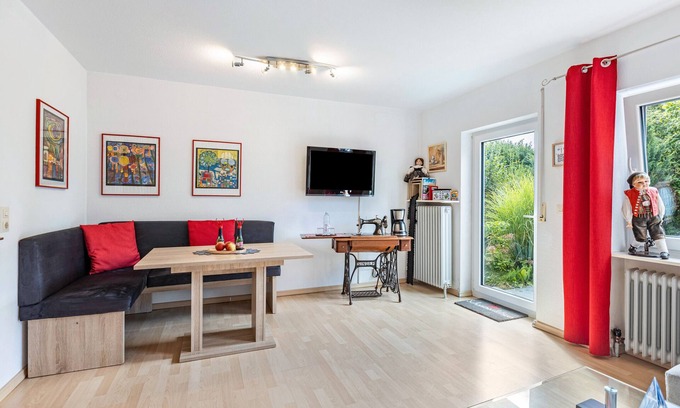 Unterkirnach Apartamento | Apartamento 'Schwarzwaldhirsch' con terraza privada y Wi-Fi