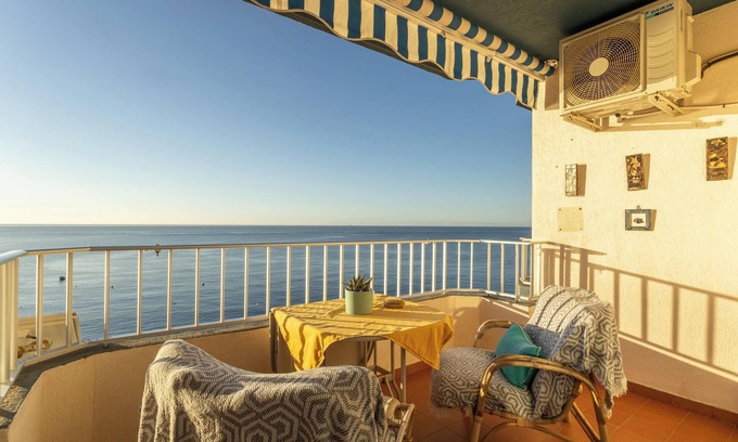Almunecar Apartamento | "Apartment sea-front" con piscina y Wi-Fi