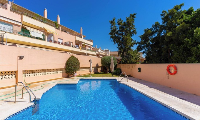 Arroyo de la Miel Apartamento | Apartamento 'Vistas al mar - 2 dormitorios' con piscina compartida, Wi-Fi y aire acondicionado.