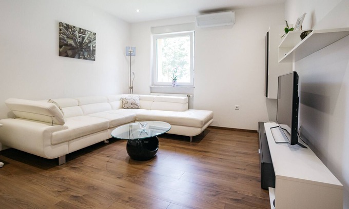 Ljubljana Apartamento | Apartamento # 2 Prušnikova con aire acondicionado y estacionamiento gratis