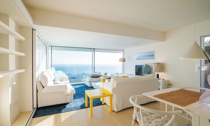 Sitges Apartamento | Apartamento 'Sitges Suites B' con vistas al mar, Wi-Fi y aire acondicionado.