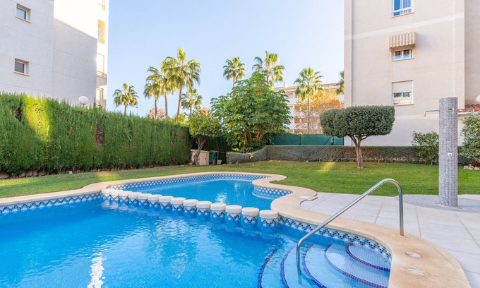 El Albir Apartamento | Apartamento 'Soleado Albir' con piscina compartida, Wi-Fi y aire acondicionado