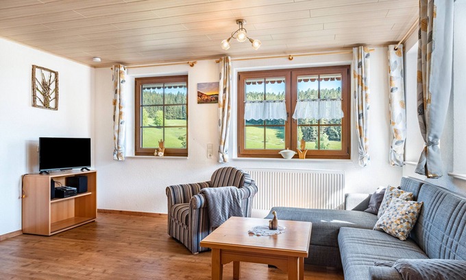 Schonach im Schwarzwald Apartamento | Apartamento 'Sonnenblick, 54qm' con terraza compartida, jardín compartido y Wi-Fi