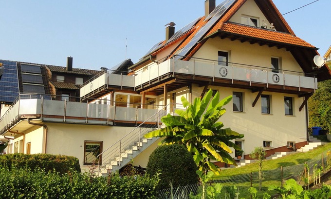 Elzach Apartamento | Apartamento 'Sonnenterrasse' con jardín compartido y Wi-Fi