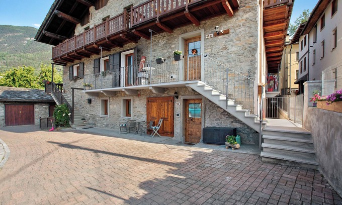 Aymavilles Apartamento | Apartamento 'Souvenir au Moulin' con vistas a la montaña, jardín compartido y Wi-Fi