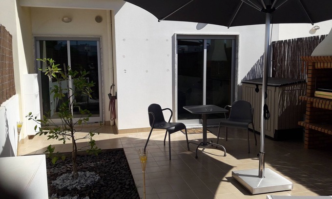 Santa Luzia Apartamento | Apartamento para 2 con jardín en el pueblo de Santa Luzia