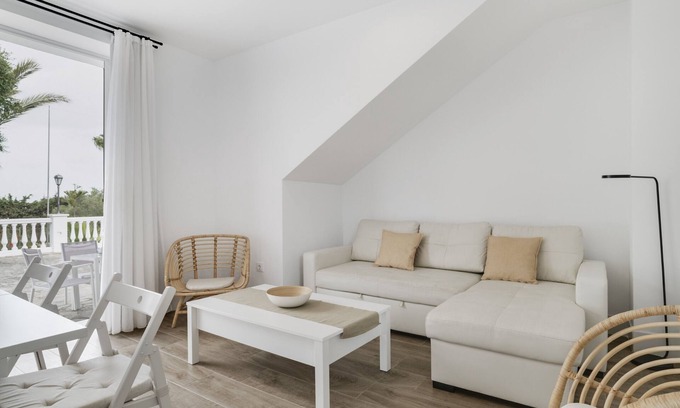 Brena y Marismas de Barbate Natural Park Apartamento | Apartamento 'Suite 4 In Natural Park' con piscina compartida, Wi-Fi y aire acondicionado