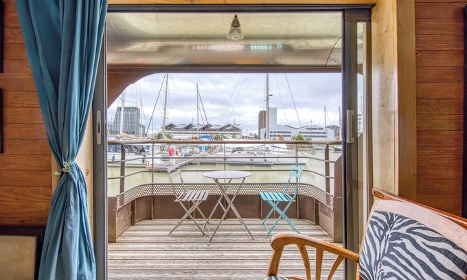 Bassins a Flot Apartamento | Apartamento 'Suites 1900 Et Art Deco' con vistas al lago, Wi-Fi y aire acondicionado