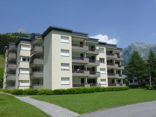 Engelberg Apartamento | Apartment Sunnmatt Süd Wohnung 246 by Interhome