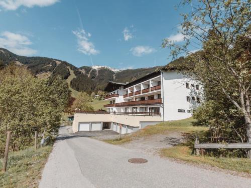 Zell am See Apartamento | Apartment Sunshine Top 12 by Interhome