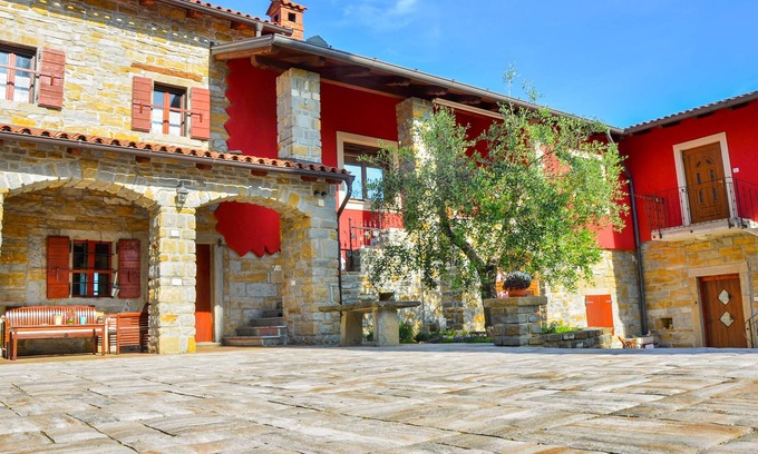 Koper Apartamento | Apartamento "Žaneštra" en Casa ROJO FAIRYTALE