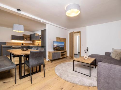 Soell Apartamento | Apartment Suprior Bergblick 06 by Interhome