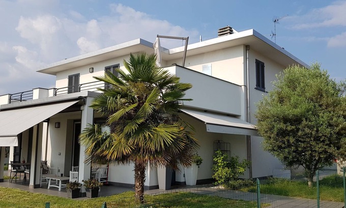 Urgnano Apartamento | Apartment surrounded by greenery
