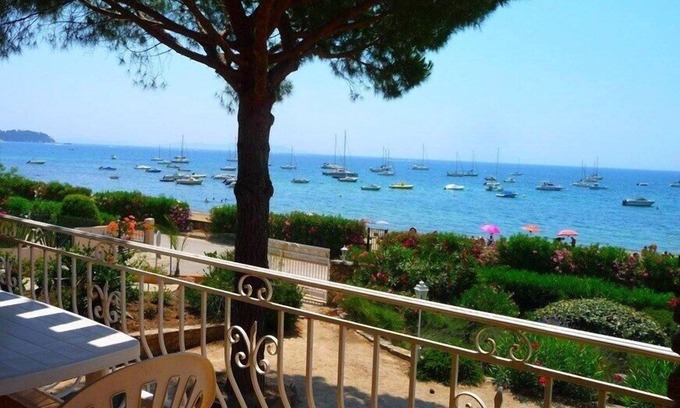 La Londe-les-Maures Apartamento | APARTAMENTO T2 *** 4 pers. 10 metros de la playa con vista al mar y piscina climatizada (6)
