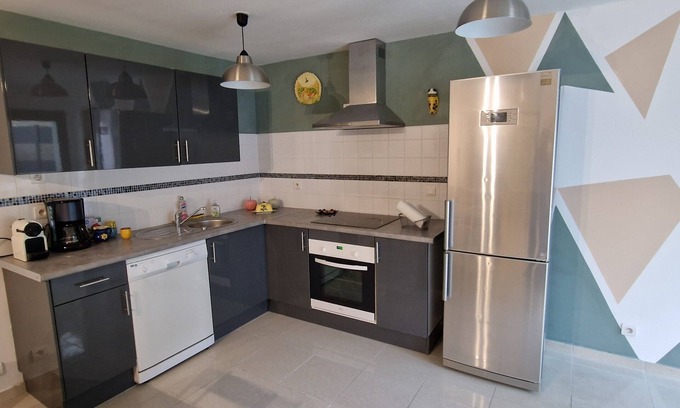 Carnoux-en-Provence Apartamento | Apartment T2 Le PORT MIOU in ground floor villa located 5 km from CASSIS