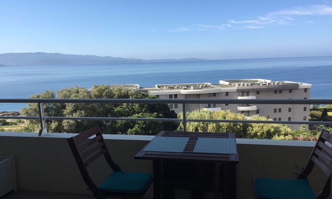 Ajaccio Apartamento | Apartment T3 rated 3 stars sea view with terrace, beach 2 minutes walk