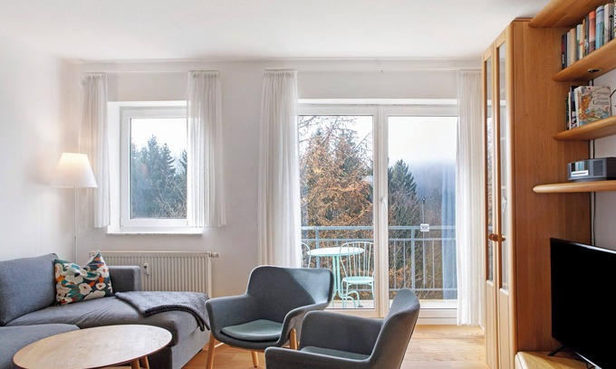 Oberhof Apartamento | Apartamento 'Tannenblick 6-2' con vistas a la montaña, balcón y Wi-Fi
