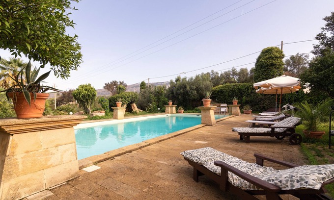 Mockarta Apartamento | Apartamento 'Tenuta Donna Vittoria - Bouganville' con vistas a la montaña, piscina y Wi-Fi