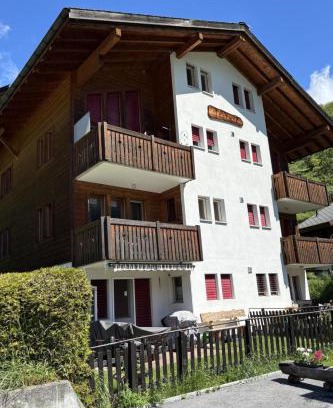 Reckingen Apartamento | Apartment Thermik 3 1- OG Süd by Interhome